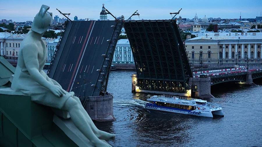 В Петербурге невеста прыгнула в Большую Невку в попытке спасти родственника
