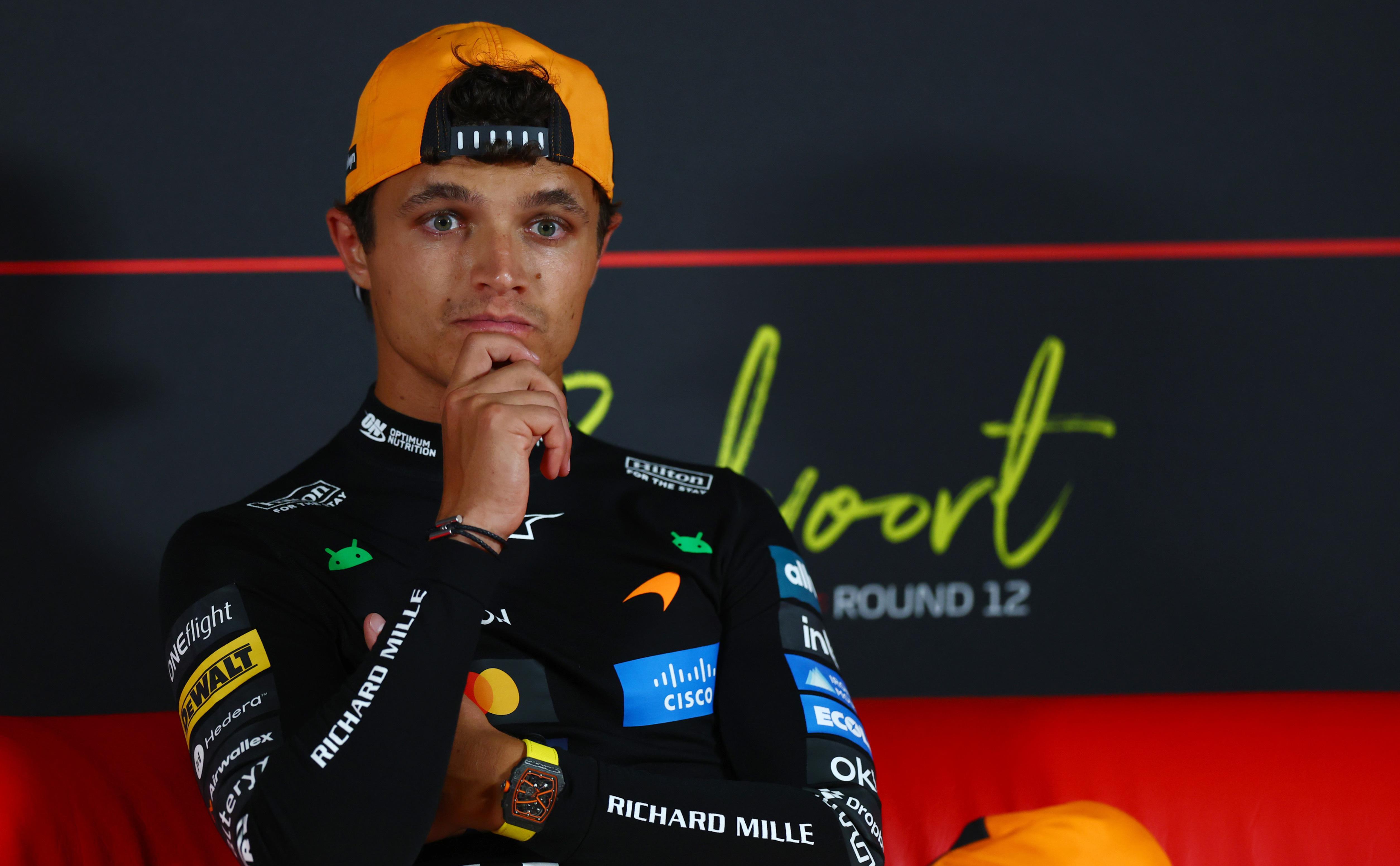 Чемпион F1 назвал свою зарплату далекой от сумм Ферстаппена и Хэмилтона