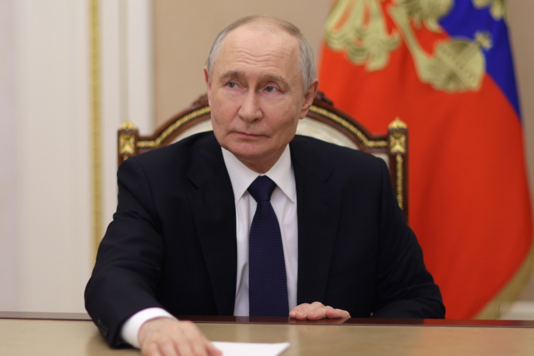 Путин прилетел на саммит ШОС