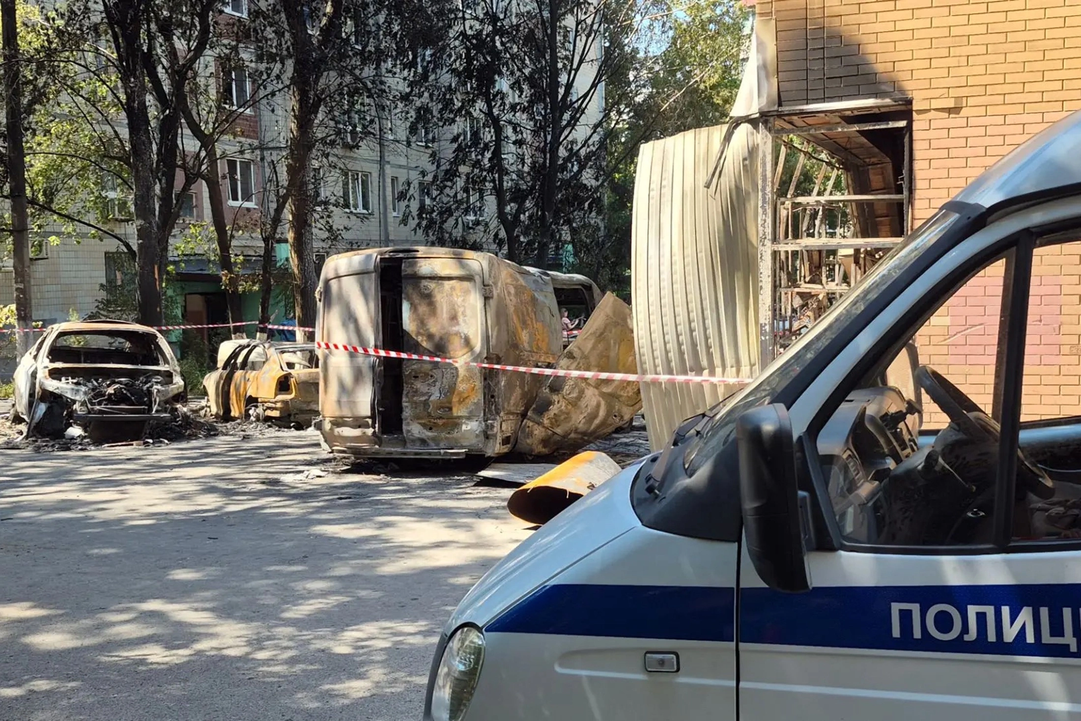 Оператор АЗС и водитель ответят за сожжение 21 автомобиля в Ростове