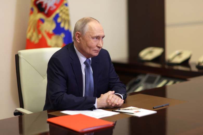 Путин заявил об активной совместной международной работе России и КНР