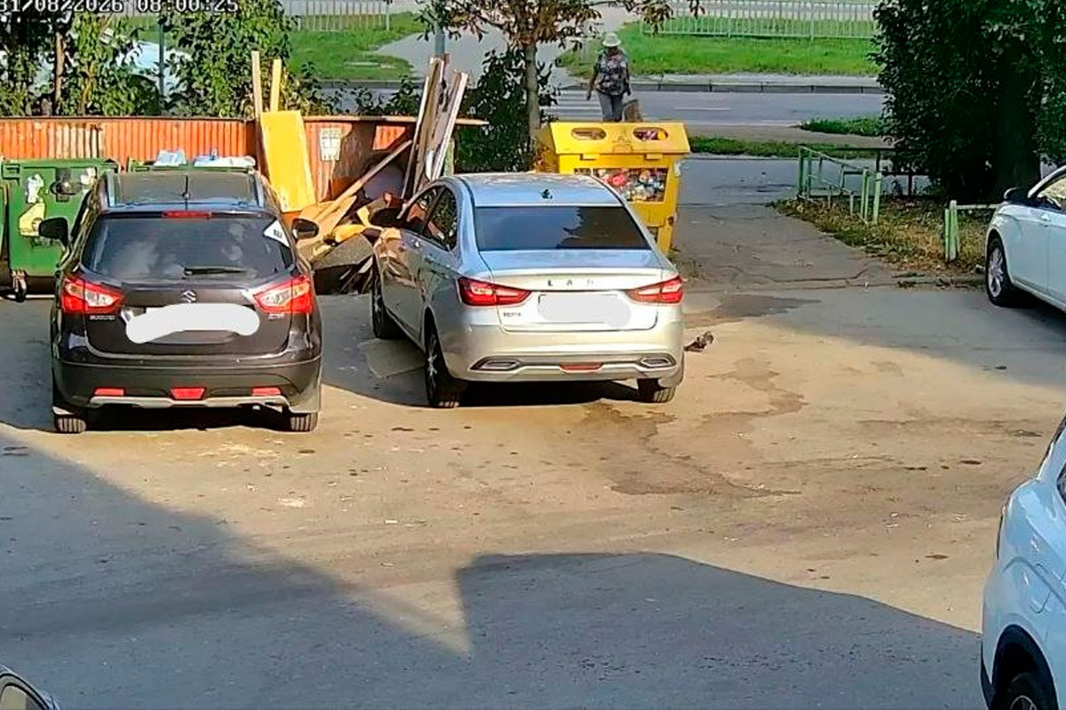 Липецких автомобилистов штрафуют за парковку у мусорных контейнеров