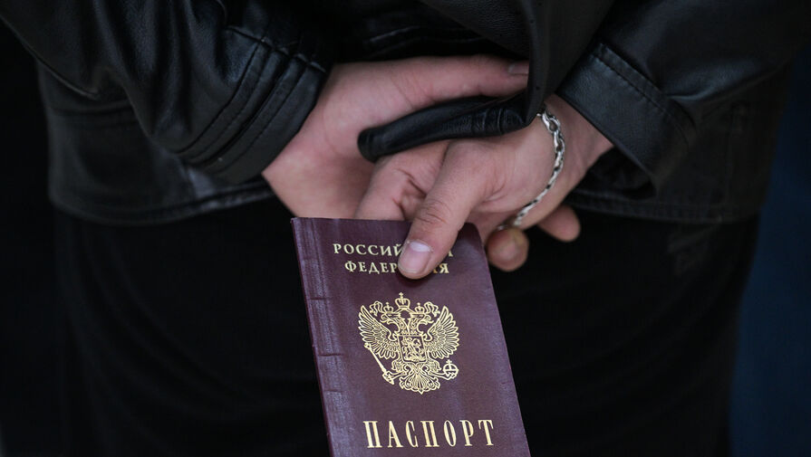 Россиянин во время скандала с женой сжег ее паспорт
