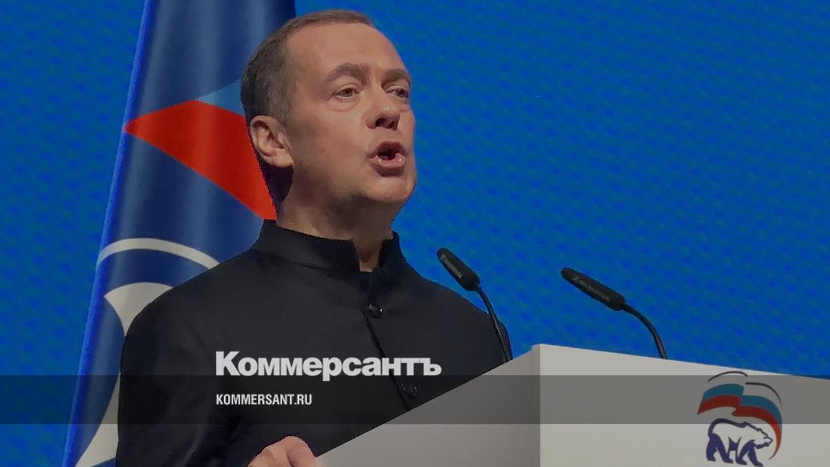 Медведев рассказал, что такое «российский теневой флот» // Медведев: Россия вправе атаковать иностранные суда с подозрительным грузом