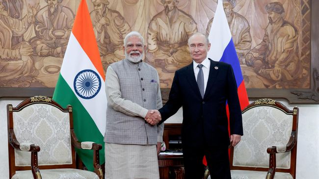 Моди поблагодарил Путина на русском языке