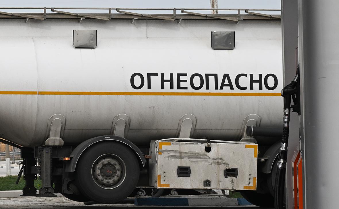 Топливо классов ниже Евро-5 временно разрешили продавать на заправках