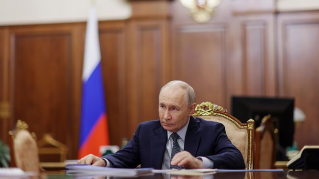 Путин поздравил школьников с Днем знаний
