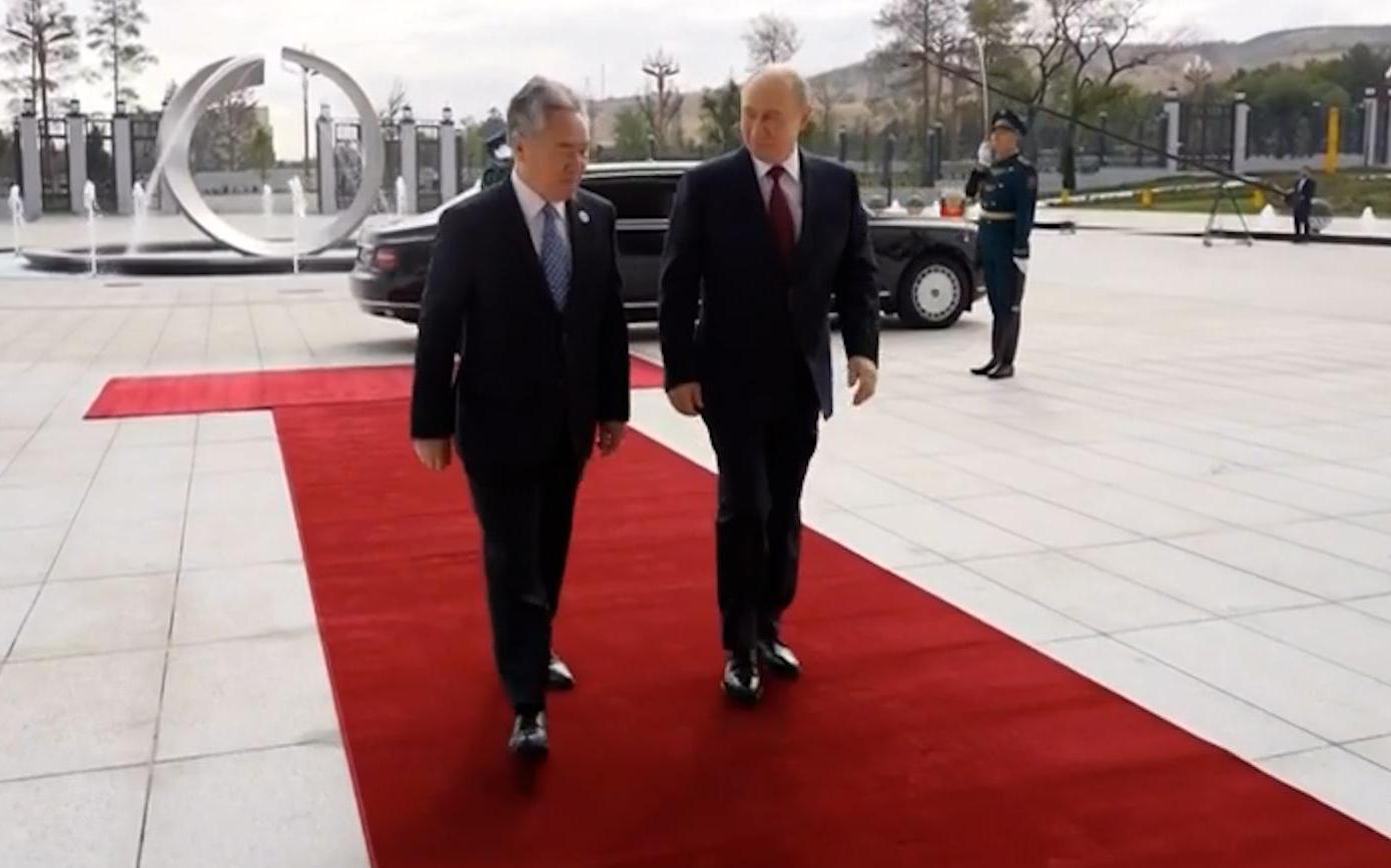 Путин приехал на площадку саммита ШОС в Бишкеке. Видео