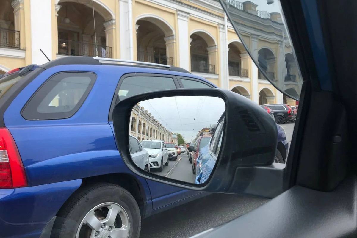 Петербург накрыли пробки и массовый сбой навигаторов утром 1 сентября