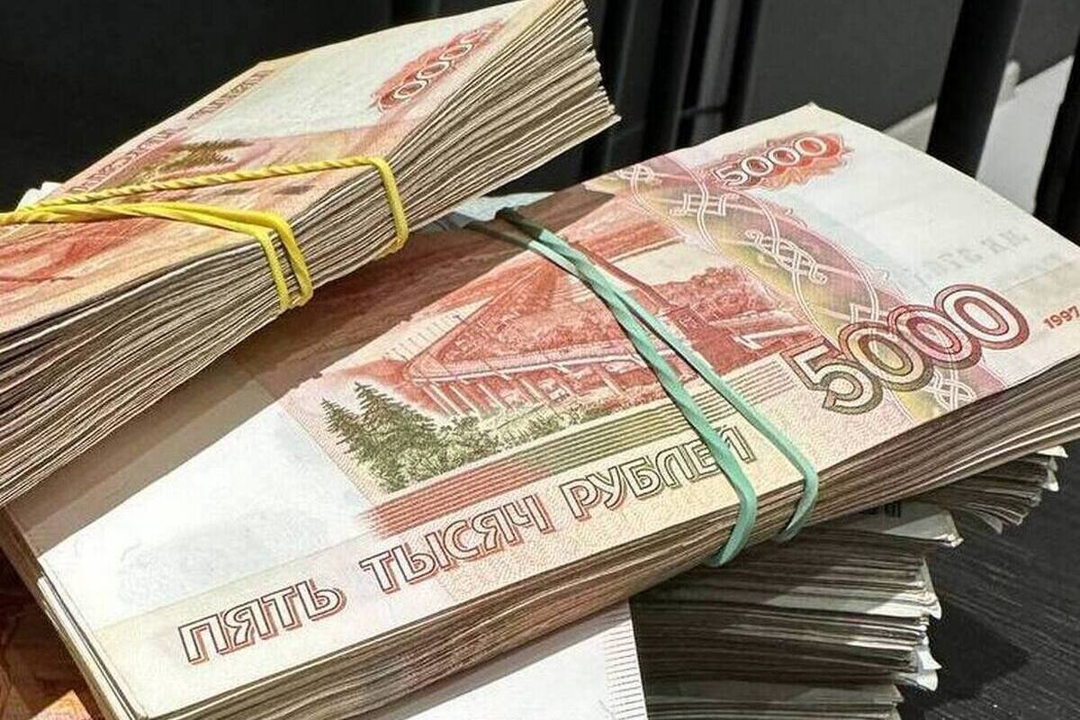 В Воронеже директор УК продавала машины организации по заниженной стоимости