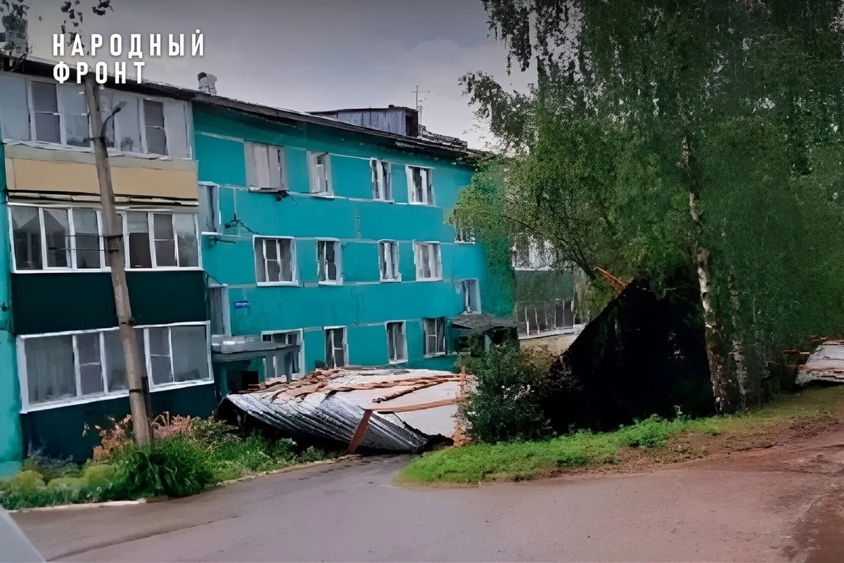 Прокуратура вскрыла нарушения после падения крыши с дома в Шутовщине