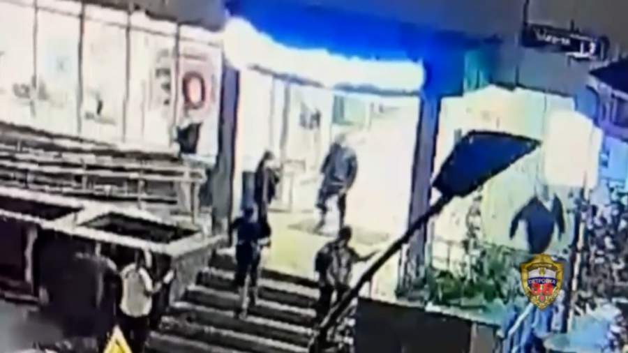 Пьяный мужчина избил пенсионера сковородкой в Москве