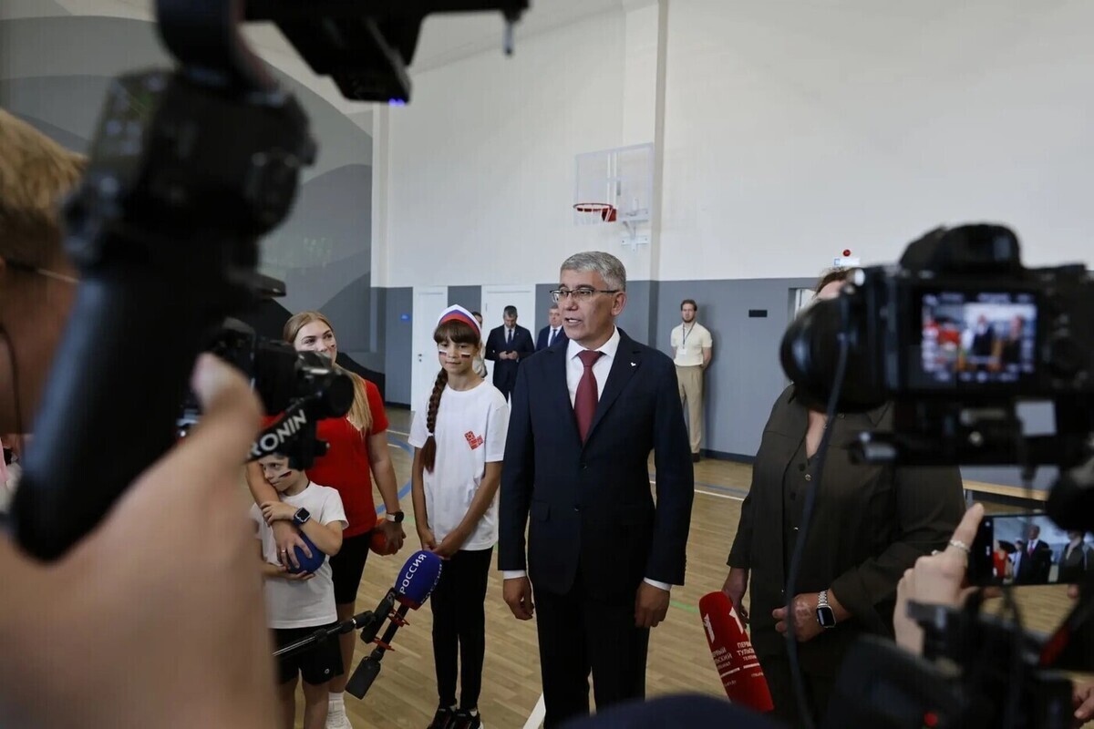 Миляев посетил школьный спортивный семейный клуб в Туле