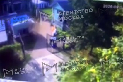 Жестокое избиение медика лопатой по голове около московского храма попало на видео