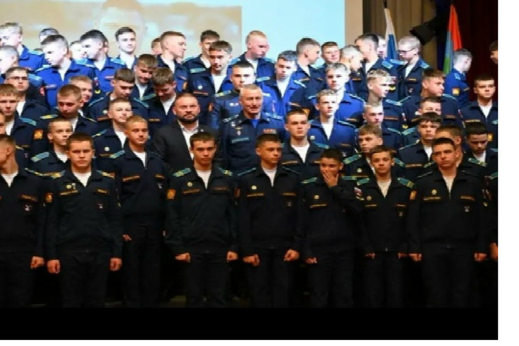 Герой России Евгений Поддубный встретился с кадетами в Петрозаводске