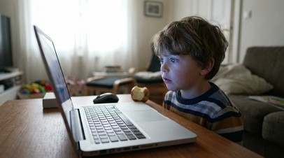 Адвокат Мурашов: мошенники используют доверчивость детей в интернете