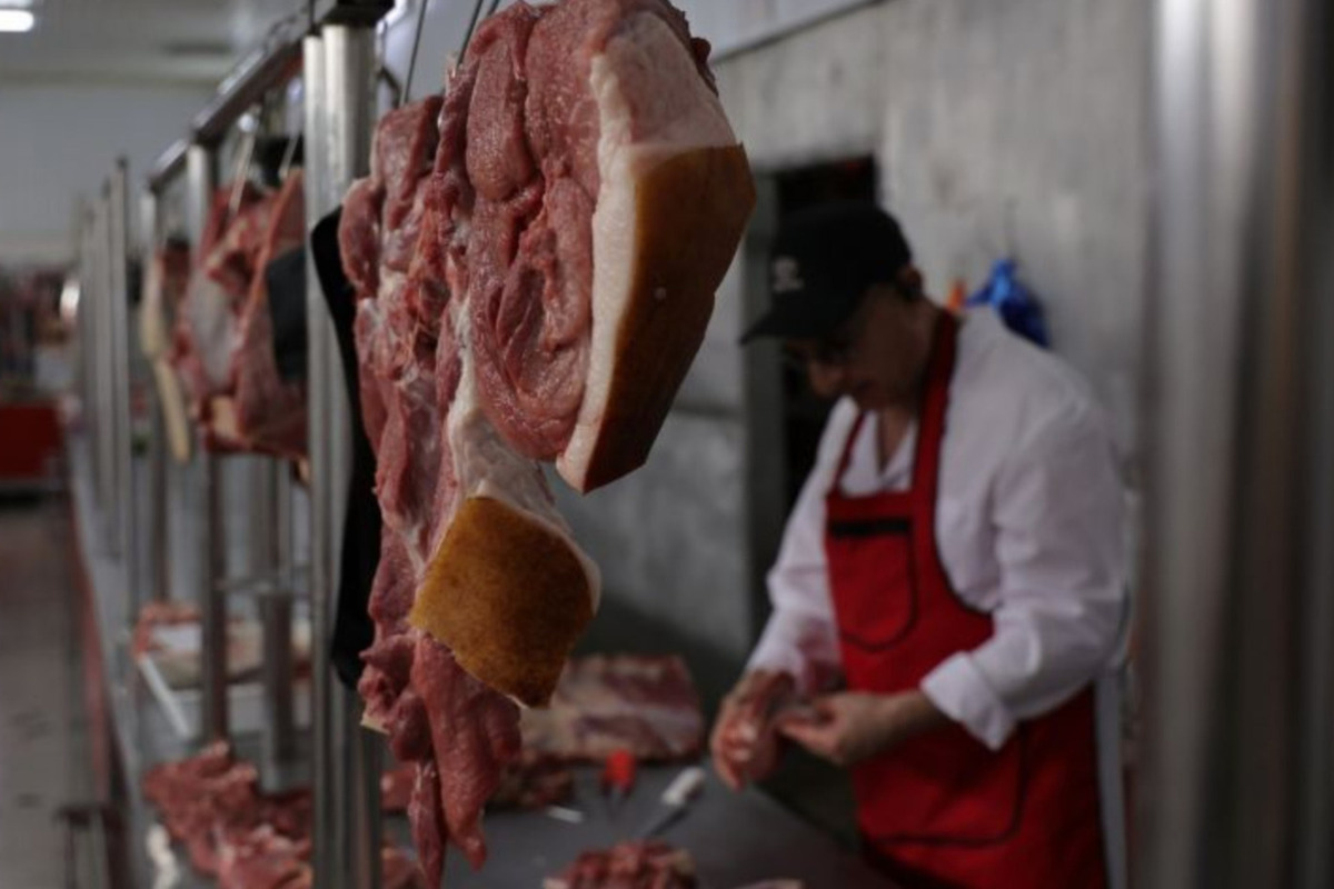 В Крыму с рынков изъяли более 400 кг некачественных продуктов