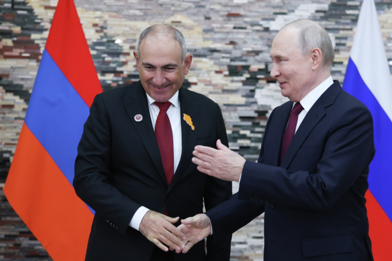 Путин назвал экономические успехи Армении в ЕАЭС