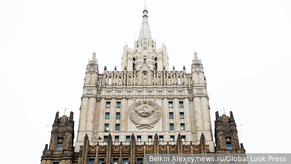 Захарова: Москва даст достойный ответ на закрытие генконсульства в Бонне