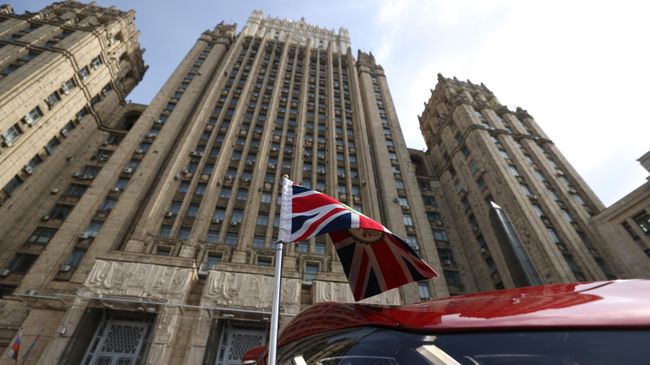 Россия получает от Британии сигналы о желании возобновить военные контакты