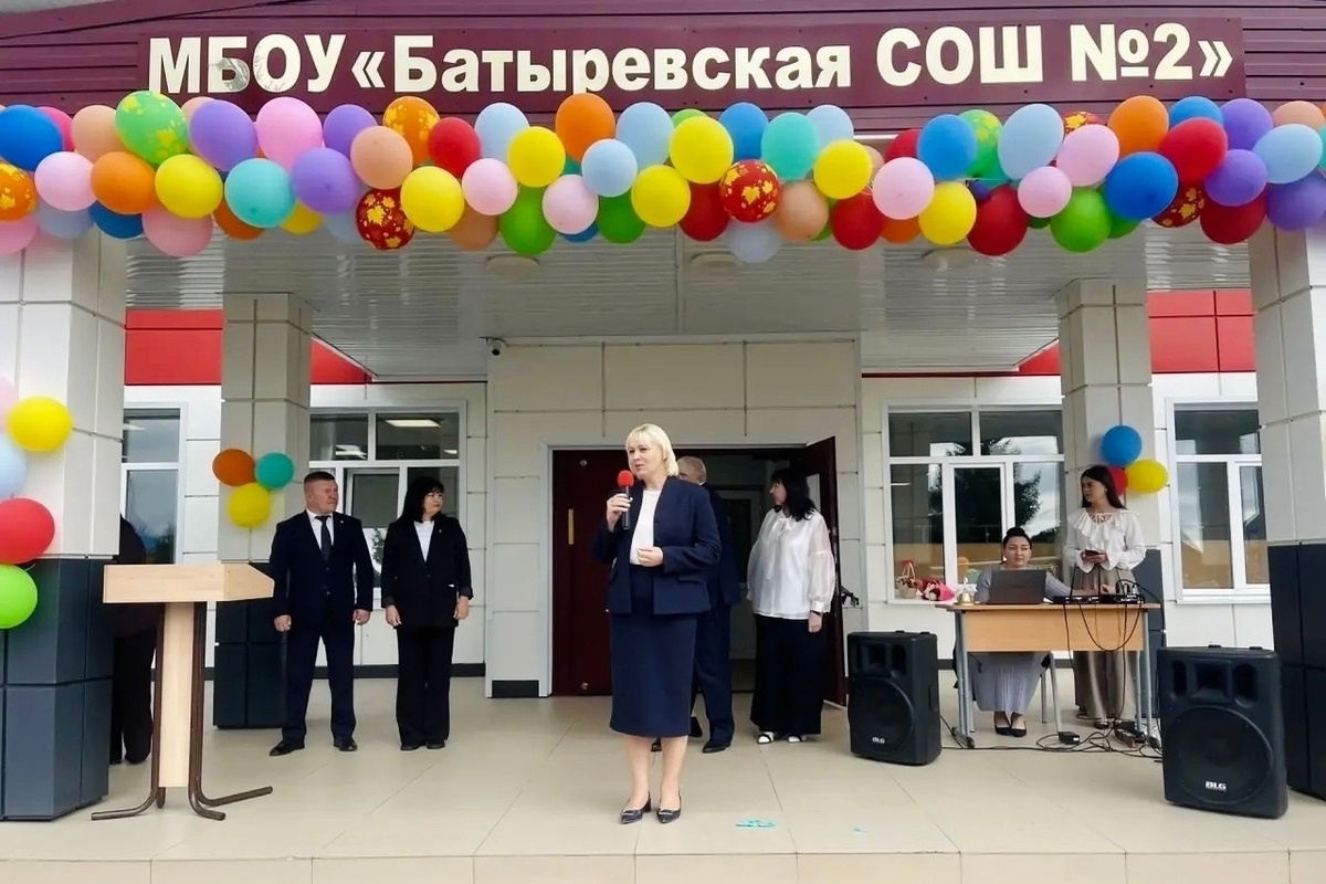 Министр культуры поздравила школьников Батыревского и Комсомольского районов