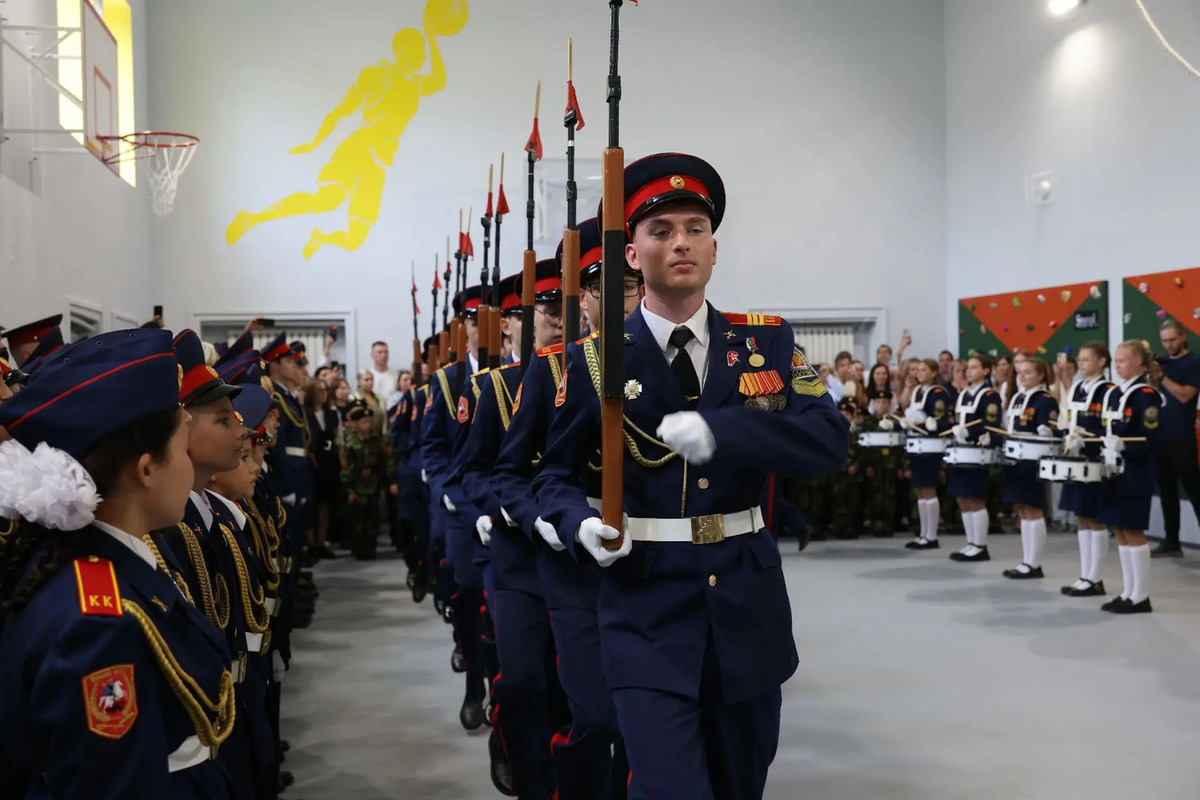В Самаре 600 кадетов школы № 177 начали учебный год в отремонтированных классах