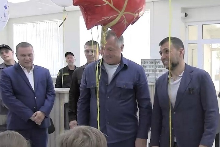 В Донецке открыли обновлённый лицей №5: более 570 детей приступили к занятиям
