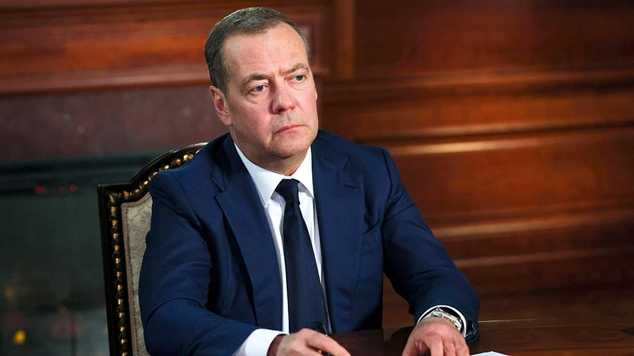 Медведев пригрозил ударами по немецким производствам вооружений для Киева
