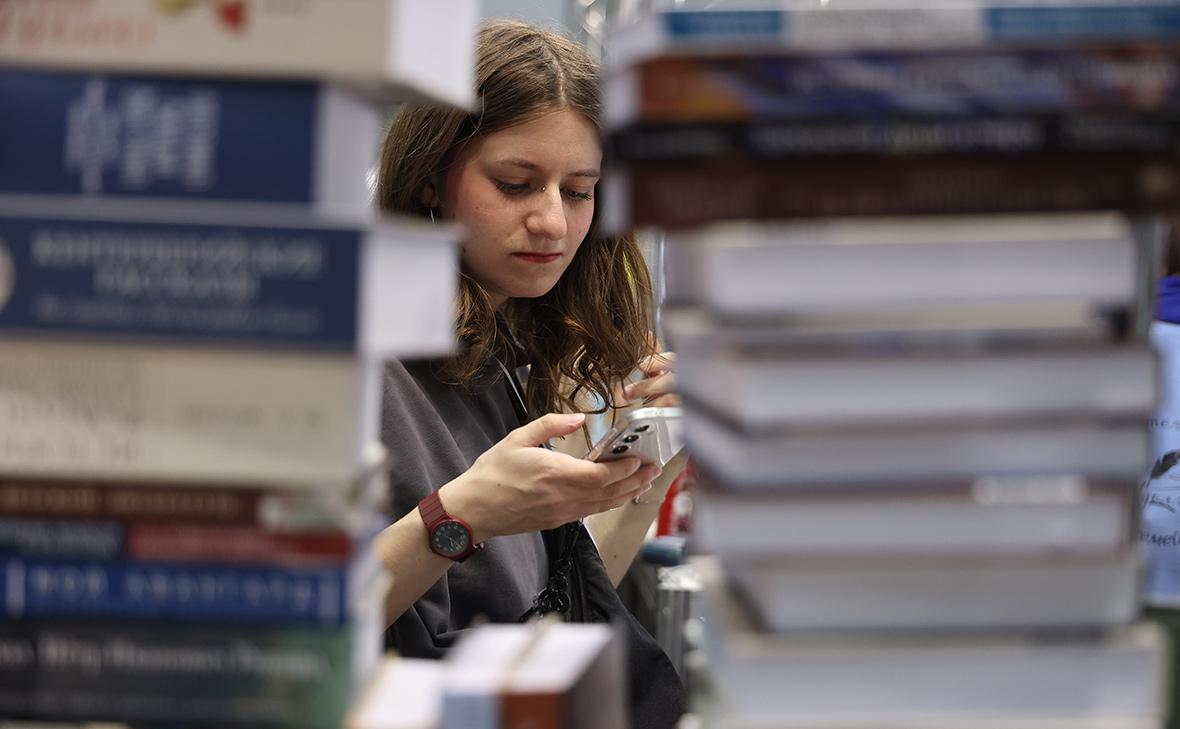 Писатели раскрыли, какие книги объясняют ситуацию в мире