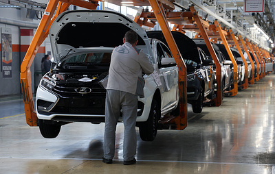 "Автоваз" прогнозирует рынок новых легковых авто и LCV на уровне 2025 года