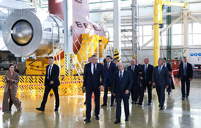 Путин посетил судостроительный комплекс "Звезда". Видеотрансляция завершена