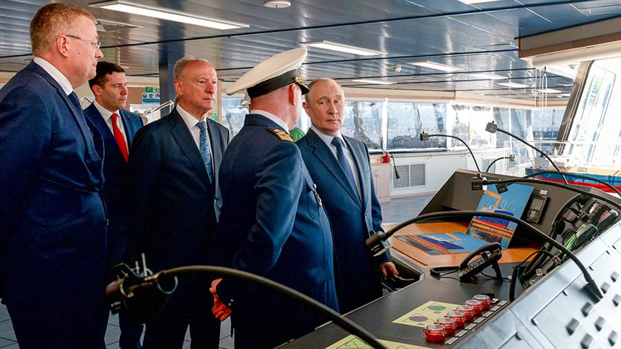Путин удивился размерам нового танкера-газовоза «Петр Столыпин»