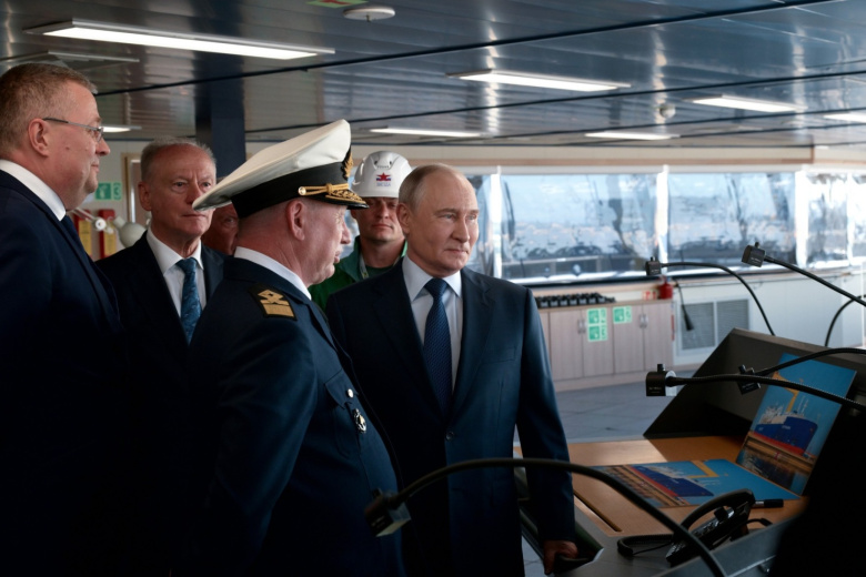 Путин заявил, что России удалось наладить производство СПГ-танкеров