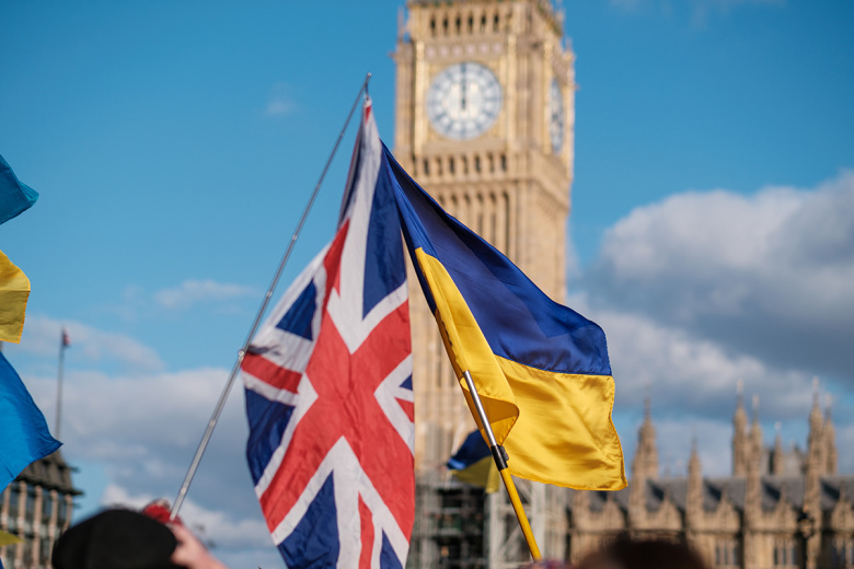 В России объяснили, почему Британия рьяно поддерживает Украину