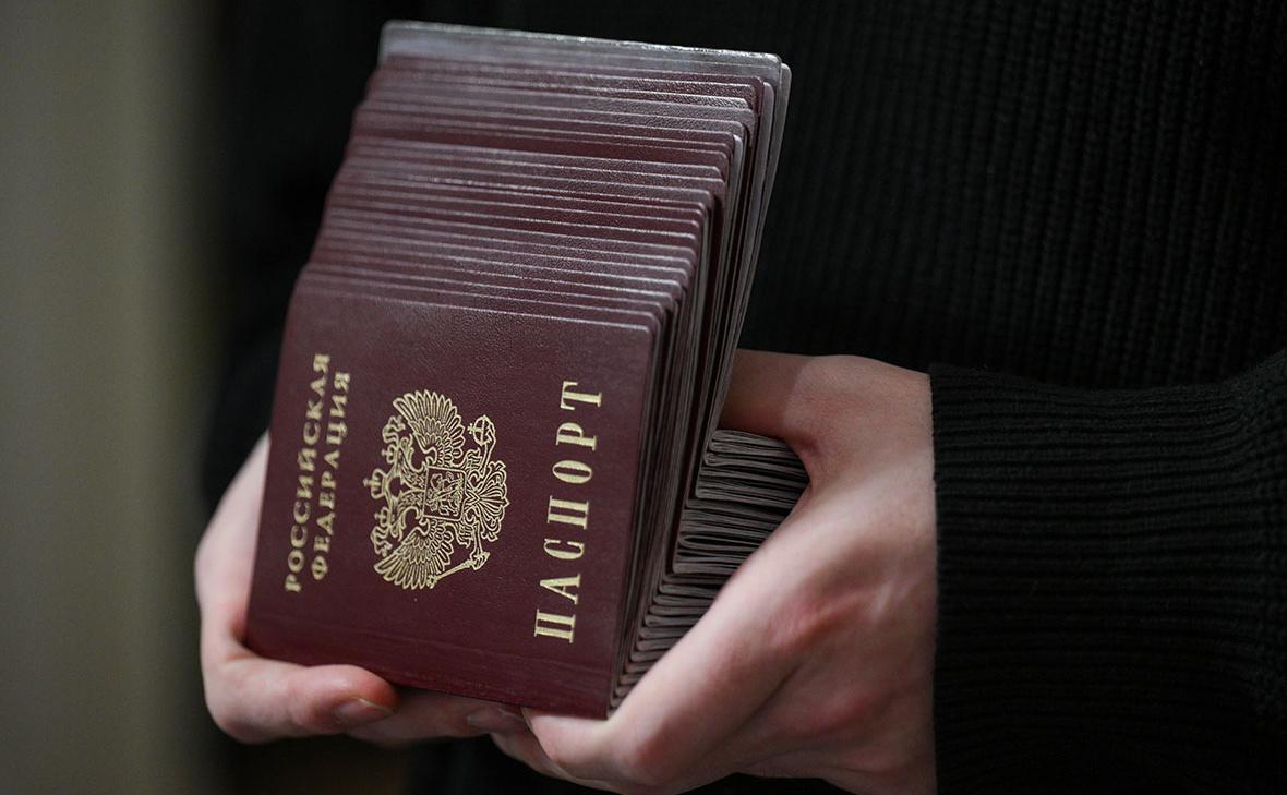 Генконсульство России в немецком Бонне прекратит выдачу готовых паспортов