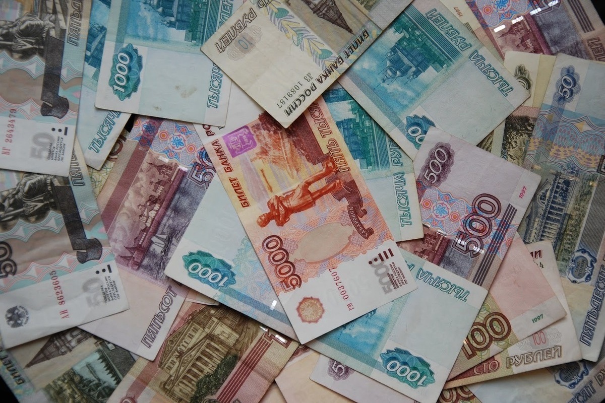 Астраханцы потеряли сотни тысяч рублей из-за действий мошенников