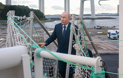 Путин назвал устойчивым траулер "Капитан Юнак"