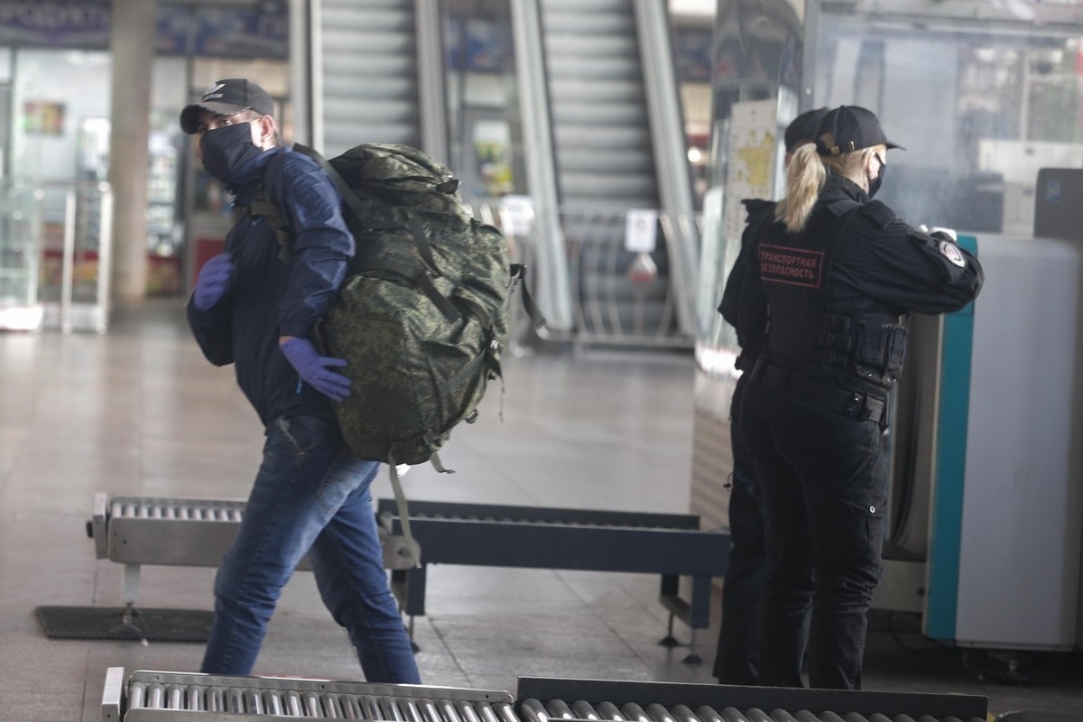Временные ограничения на полеты введены в нескольких аэропортах в России