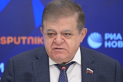 В Совфеде ответили на угрозы Зеленского гражданским самолетам