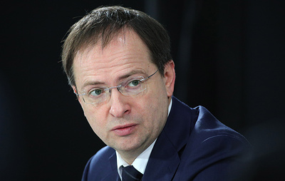 Мединский поддержал ограничения на использование телефонов в школах