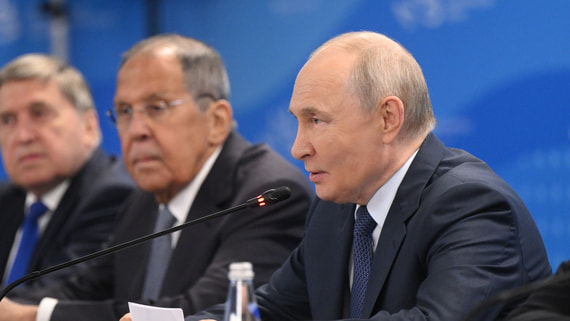 Путин встретился с вице-премьером Госсовета КНР Дин Сюэсяном