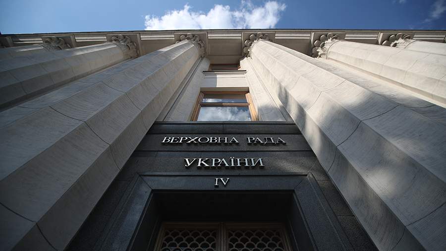 FT сообщила о тесноте бомбоубежищ Верховной рады после идеи переноса заседаний