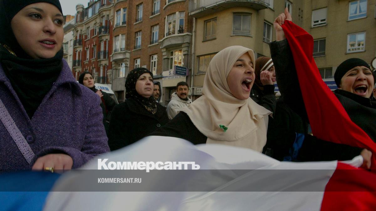 60% французов поддержали запрет на ношение хиджабов в общественных местах