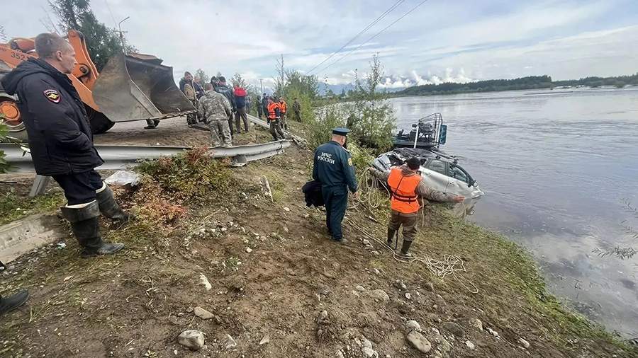 В Забайкалье обнаружили тело утонувшей при съезде авто в реку девушки