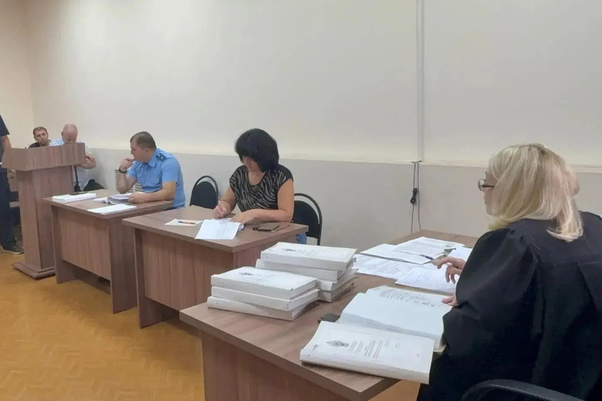 В Курске за долги по зарплате на 6,8 млн рублей судят директора завода