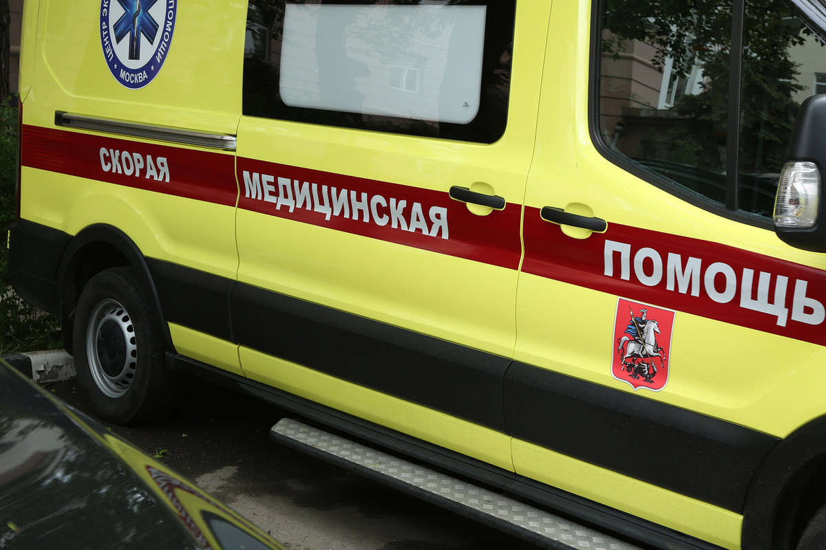 Школьница упала со второго этажа в московском ТЦ