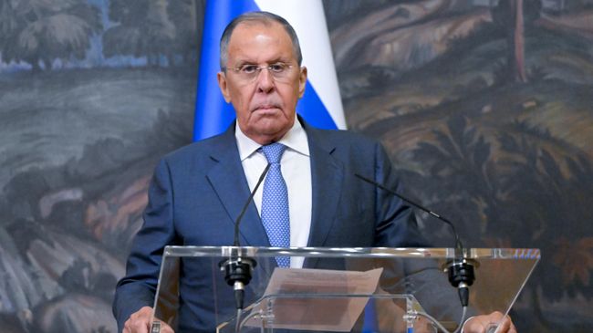 Россия не будет умолять Европу об отмене санкций, заявил Лавров