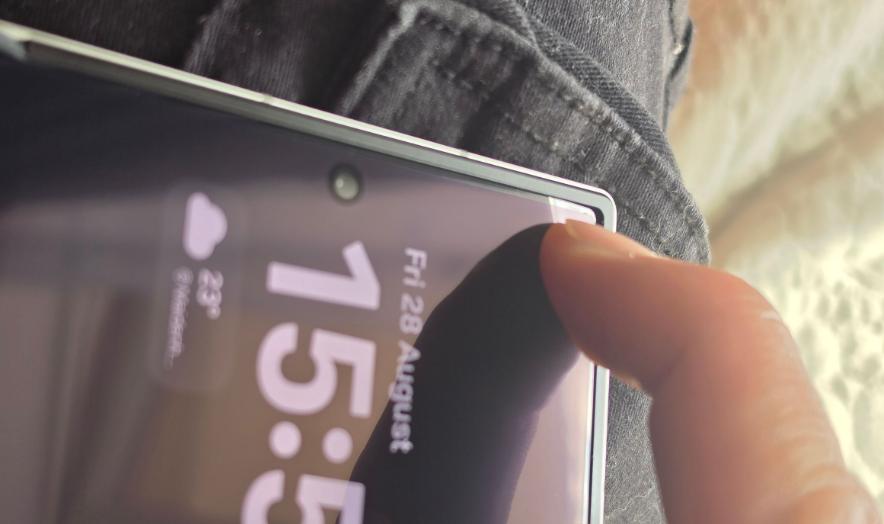 У новейшего Samsung Galaxy Z Fold 8 начал прогибаться экран по углам — Samsung пока не признала проблему