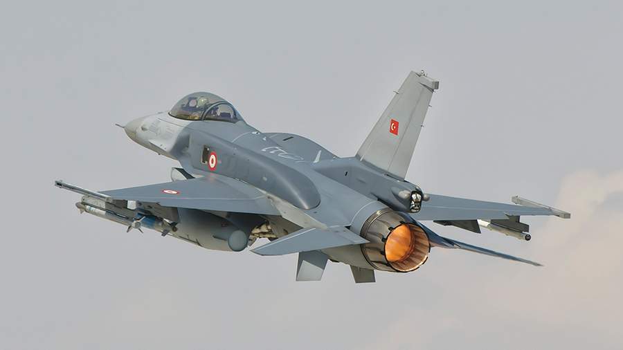 В Турции разбился истребитель F-16 во время тренировочного полета