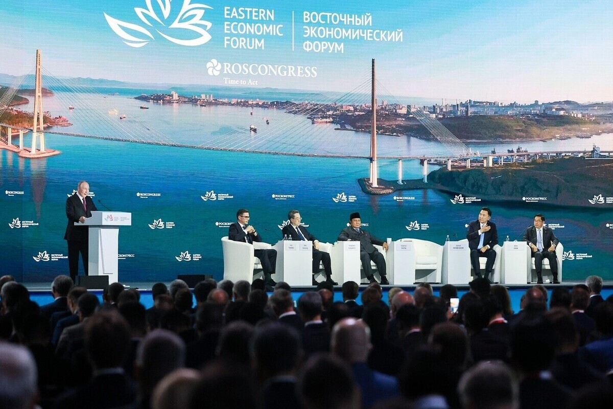 Владимир Путин предложил продлить повышенные выплаты при рождении третьего ребенка